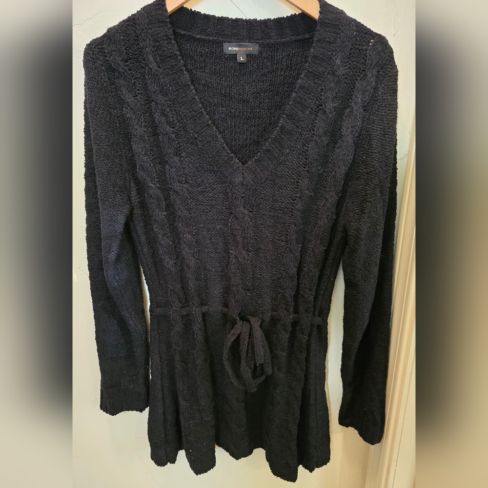BCBGMaxAzria Black V-Neck Sweater L